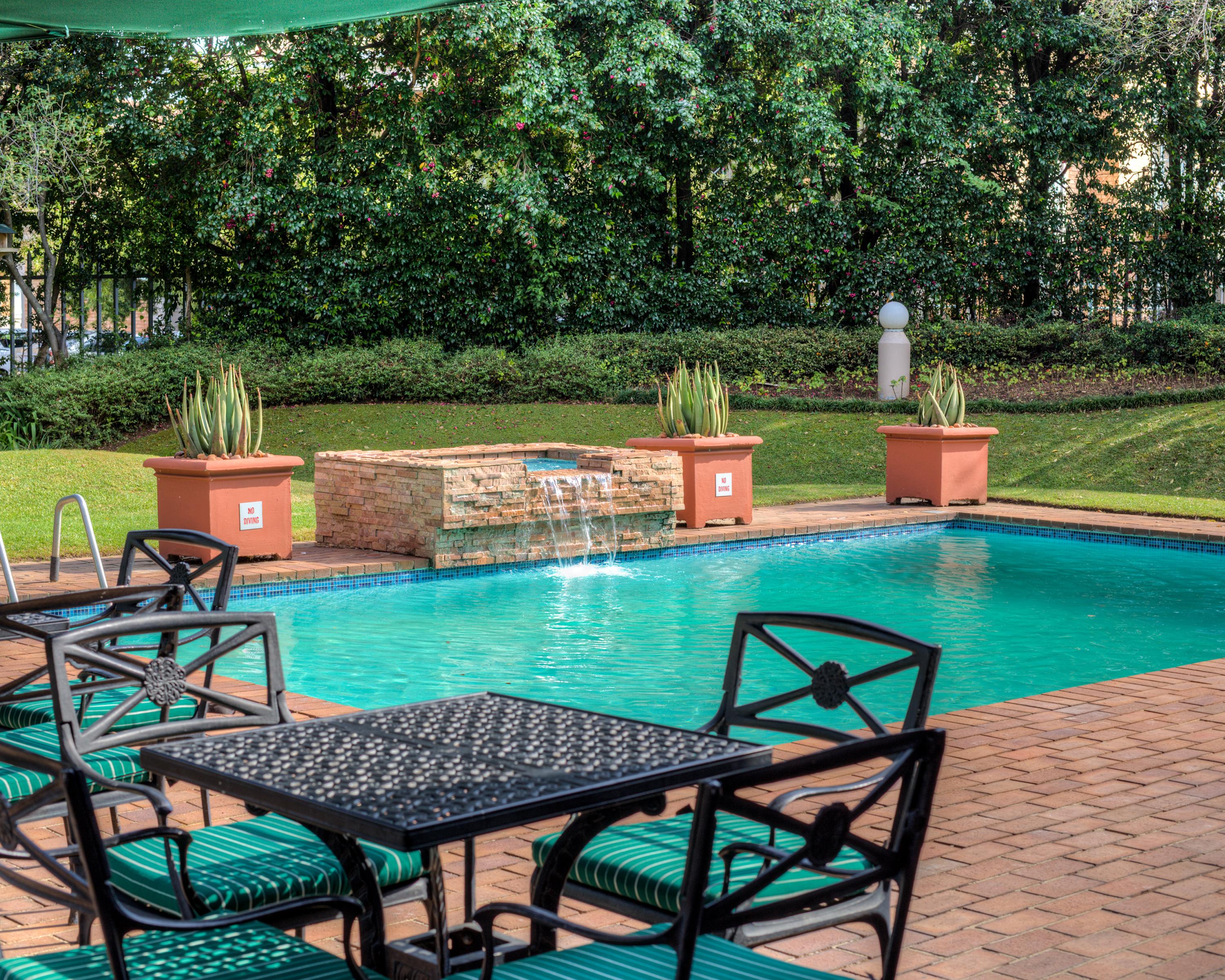 Town Waterfall, Hotel Midrand