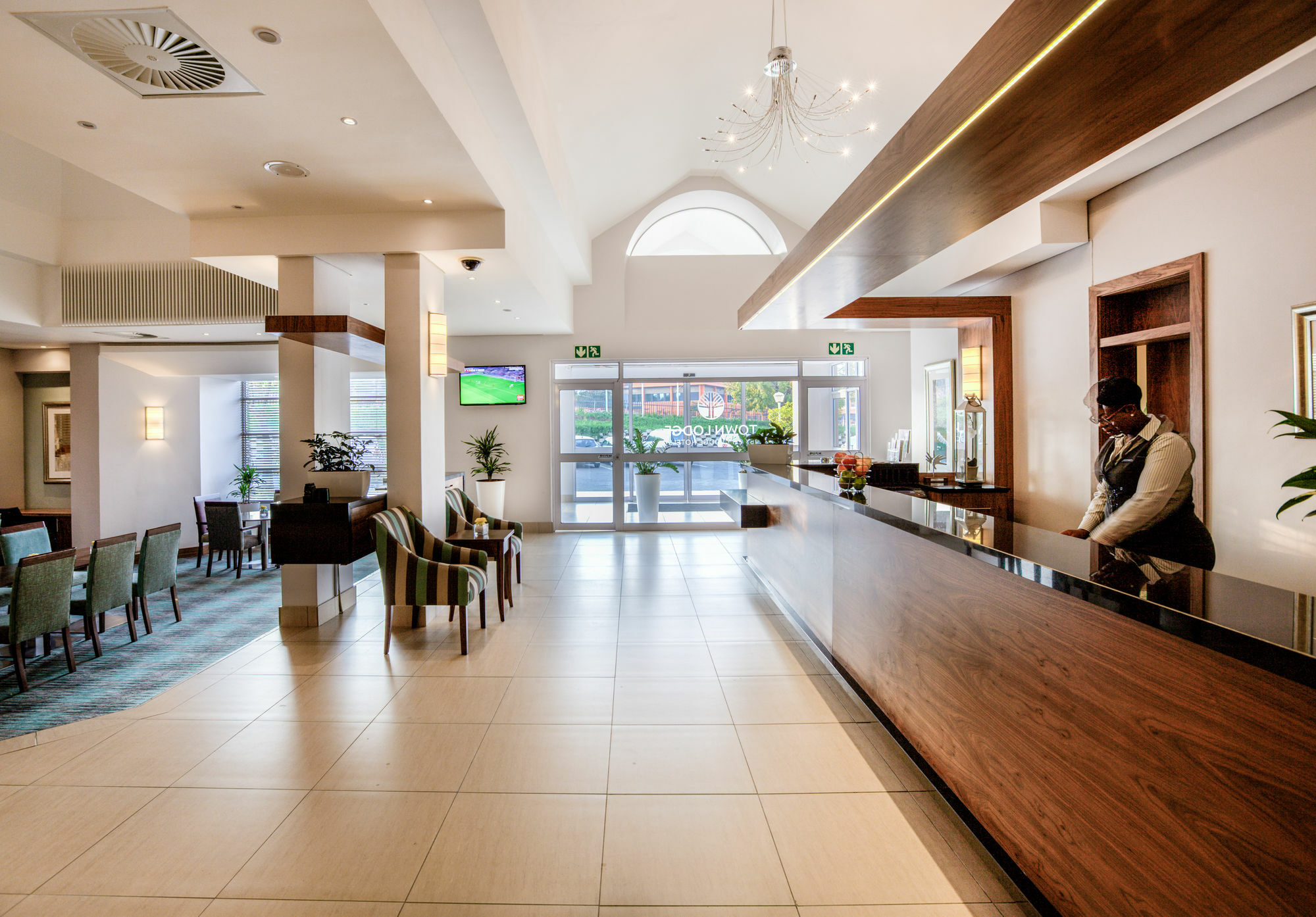 Hotel Town Waterfall, Midrand